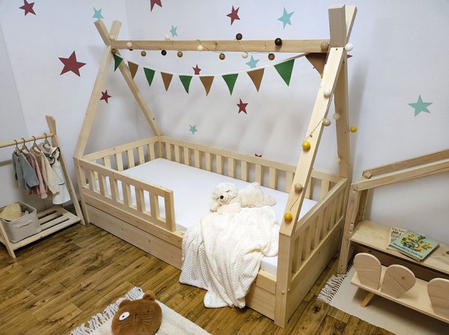 detska-postel-z-masivu-teepee-3